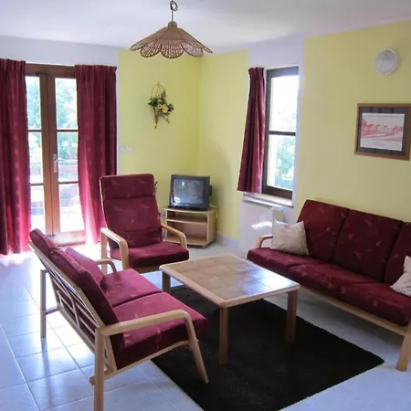 Holiday home Detached With A Terrace In The Adelaarsgebergte Starkov (Hradec Kralove)