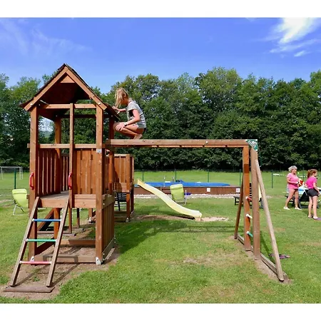 Detached With A Terrace In The Adelaarsgebergte Holiday home Starkov (Hradec Kralove)