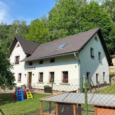 Holiday home Detached With A Terrace In The Adelaarsgebergte *