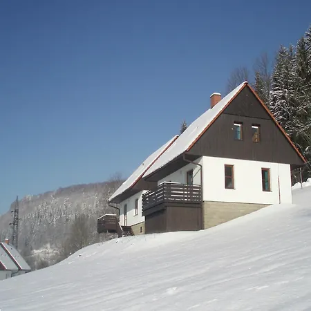 Detached With A Terrace In The Adelaarsgebergte Feriehus